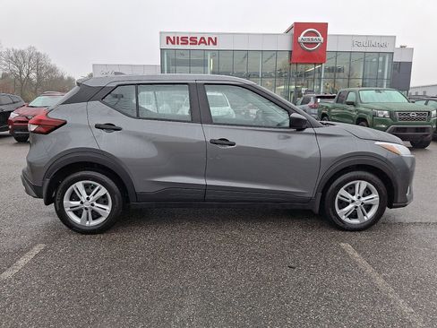 Used 2025 Nissan Kicks Play S image 8