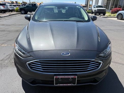 Used 2019 Ford Fusion SE FWD image 2