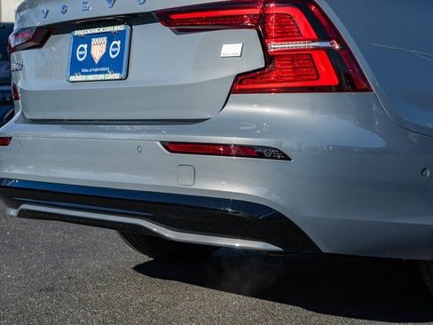 Used 2023 Volvo S60 T8 Plus image 8