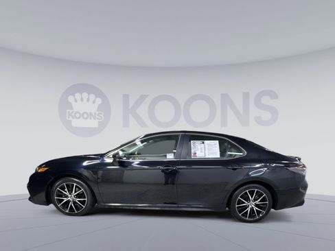 Used 2023 Toyota Camry SE image 8