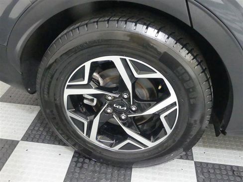 Used 2024 Kia Sportage LX FWD image 16