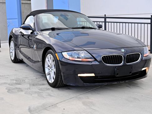 Used 2007 BMW Z4 3.0i RWD image 16