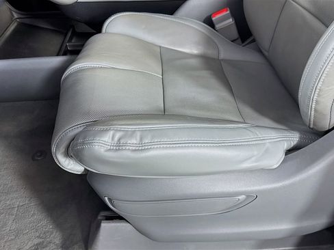 Used 2020 Lincoln Navigator Reserve w/ Luxury Package image 24