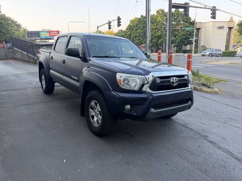Used 2013 Toyota Tacoma 4x4 Double Cab w/ TRD Off-Road Pkg image 8