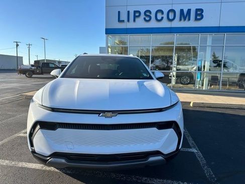 New 2024 Chevrolet Equinox EV LT AWD/4WD image 2