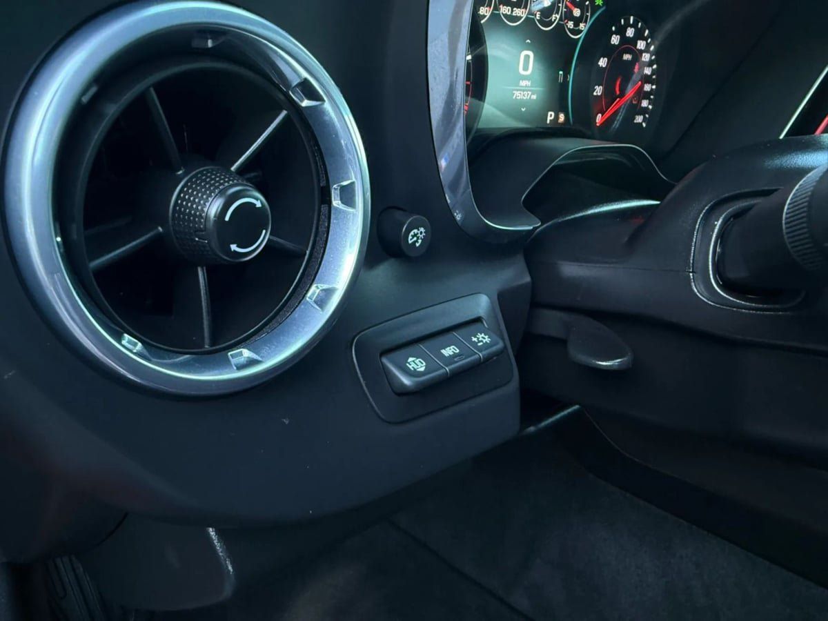 Used 2018 Chevrolet Camaro ZL1 RWD image 29
