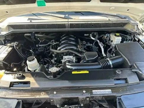 Used 2014 Nissan Titan S w/ Tow Package RWD image 16