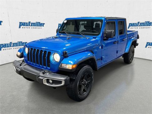 Used 2021 Jeep Gladiator Sport image 1