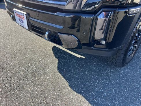 Used 2024 GMC Sierra 3500 Denali Ultimate image 31