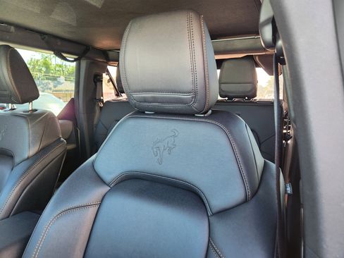 Used 2022 Ford Bronco Badlands image 11