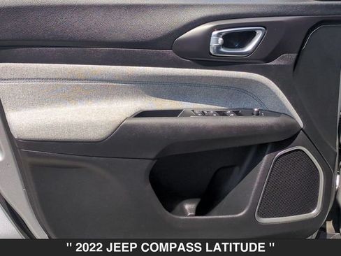 Used 2022 Jeep Compass Latitude AWD/4WD image 10