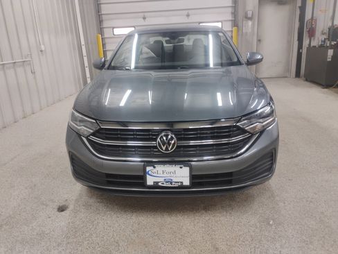 Used 2024 Volkswagen Jetta SE image 6