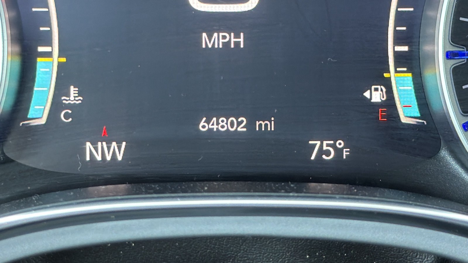 Used 2025 Chrysler Pacifica Limited FWD image 31