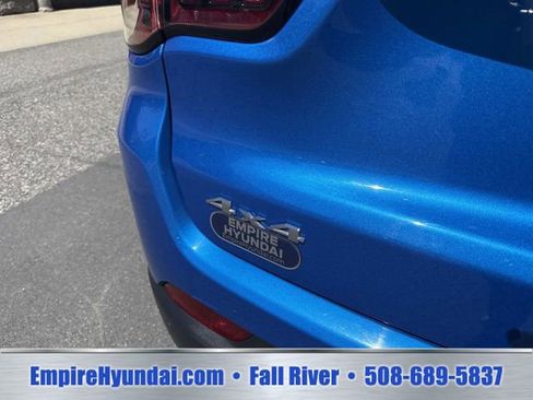 Used 2022 Jeep Compass Limited AWD/4WD image 5