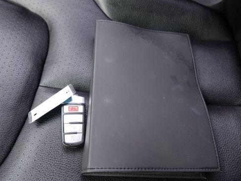 Used 2007 Volkswagen Passat 2.0T FWD image 97