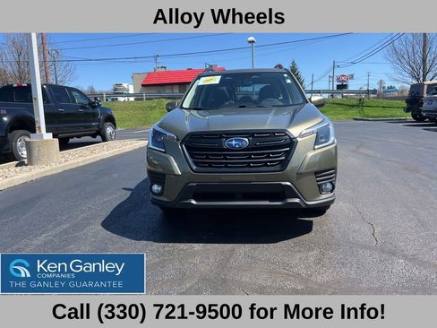 Used 2023 Subaru Forester Premium AWD/4WD image 3