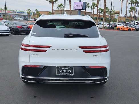 Certified 2026 Genesis GV70 2.5T Select AWD/4WD image 7
