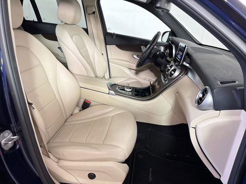 Used 2018 Mercedes-Benz GLC 300 4MATIC image 30