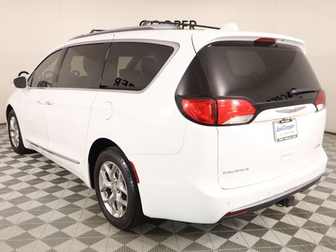 Used 2017 Chrysler Pacifica Limited w/ UConnect Theater Package image 26