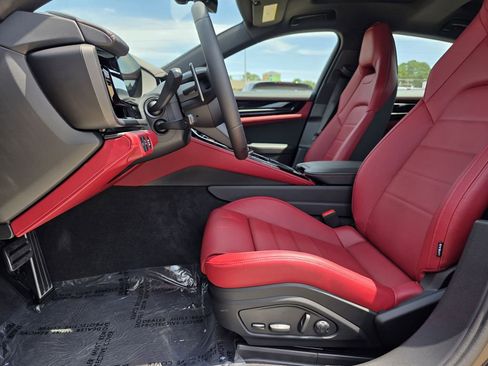 New 2025 Porsche Panamera image 19