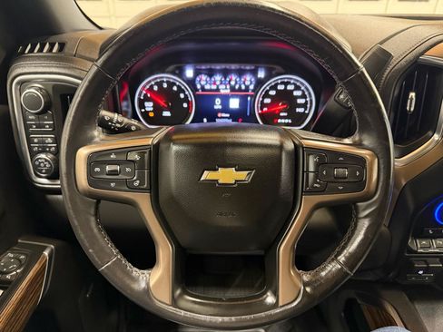 Used 2019 Chevrolet Silverado 1500 High Country w/ Technology Package AWD/4WD image 17