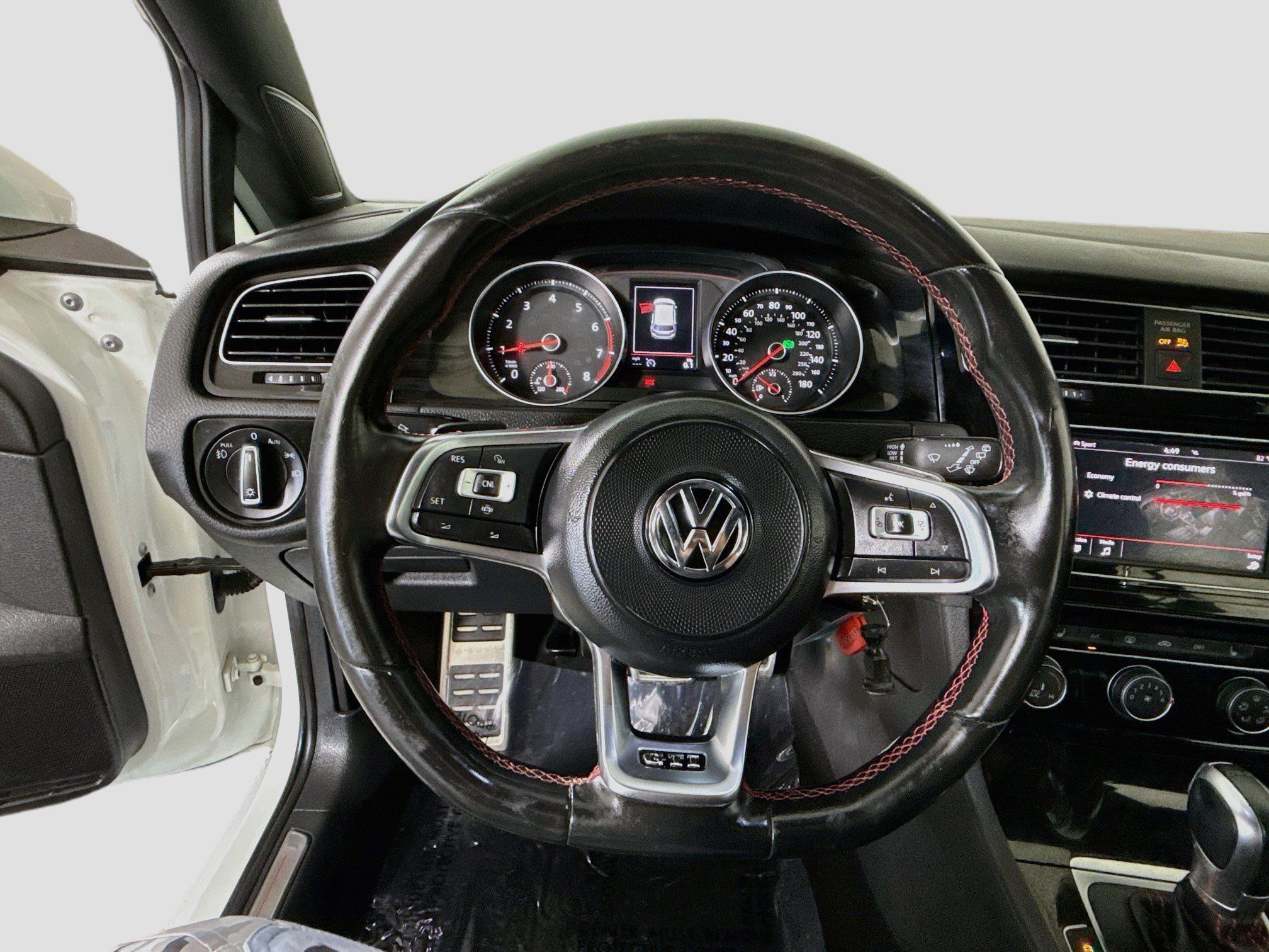 Used 2019 Volkswagen GTI SE FWD image 13