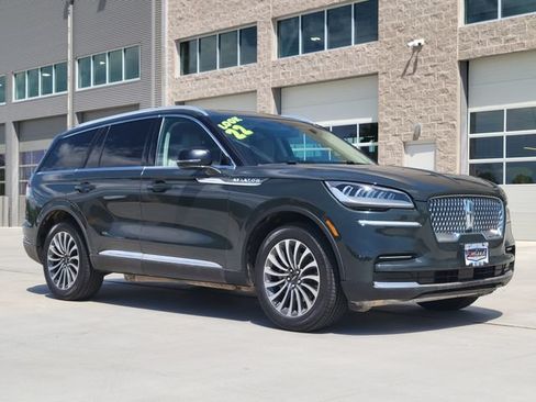 Used 2022 Lincoln Aviator AWD w/ Premium Package image 2