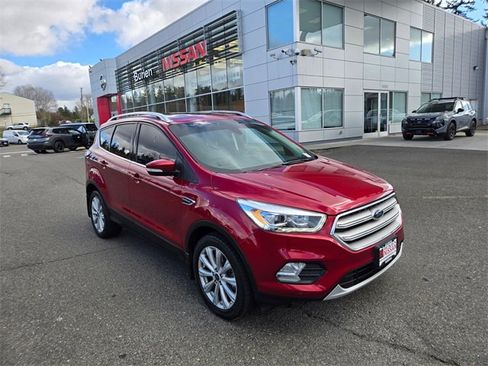 Used 2018 Ford Escape Titanium image 4