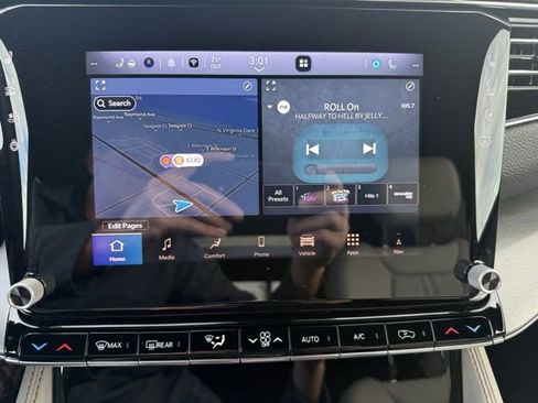 Certified 2025 Jeep Wagoneer Series III w/ Premium Group I image 26