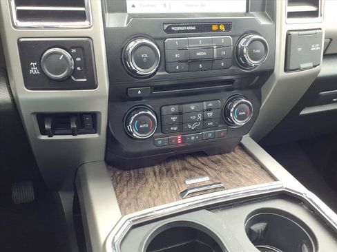 Used 2017 Ford F250 Lariat w/ Lariat Ultimate Package image 14