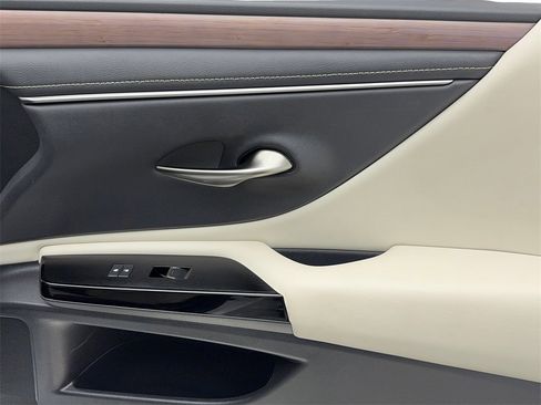 Used 2024 Lexus ES 350 w/ Premium Package image 44