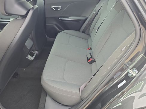 New 2025 Kia K4 LXS image 18