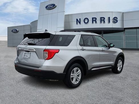 Used 2023 Ford Explorer XLT image 4