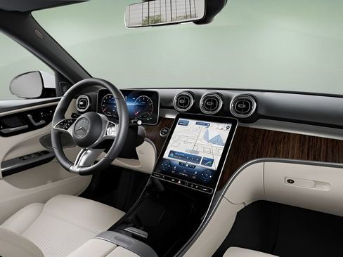 Used 2025 Mercedes-Benz C 300 Sedan image 41