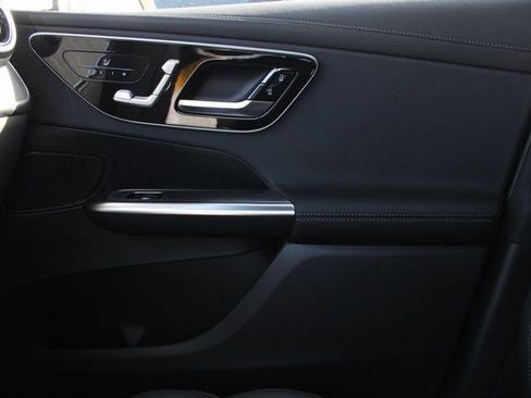 New 2025 Mercedes-Benz GLC 350e 4MATIC image 32