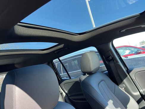 Certified 2025 Mercedes-Benz GLB 250 4MATIC image 17