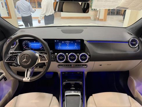 Used 2025 Mercedes-Benz GLA 250 image 7
