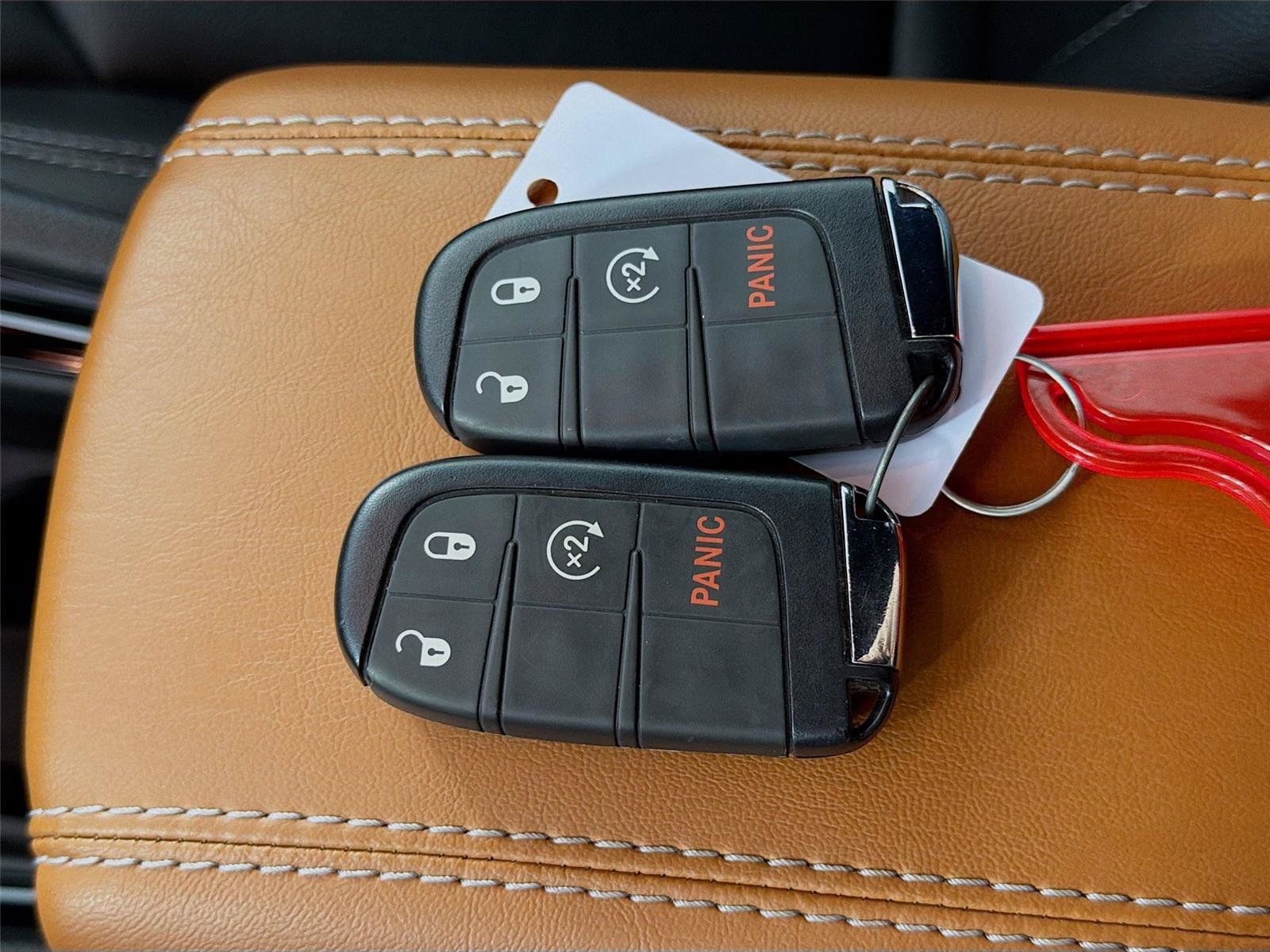 Used 2025 Jeep Compass Limited AWD/4WD image 4