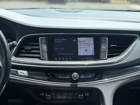 Used 2020 Buick Enclave Essence w/ Sound and Sites Package AWD/4WD image 26