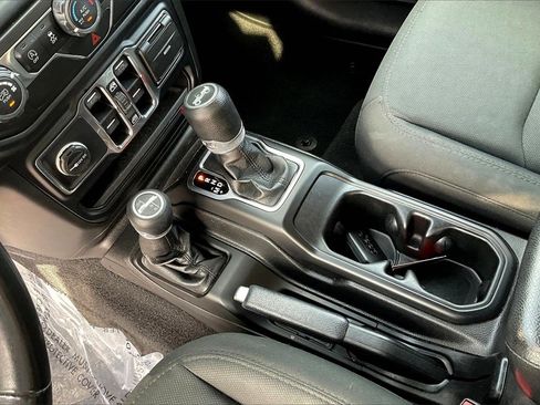 Used 2019 Jeep Wrangler Unlimited Sport S image 18
