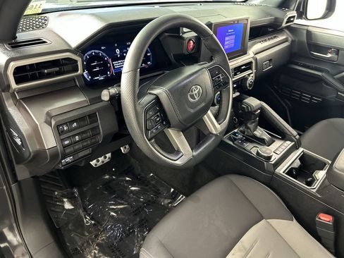 Used 2025 Toyota Tacoma TRD Sport RWD image 12