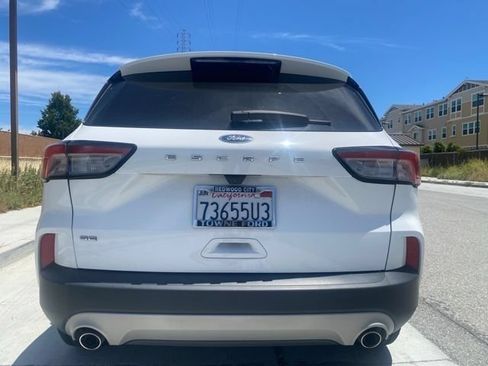 Used 2022 Ford Escape SE FWD image 8