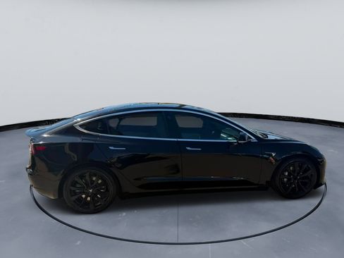Used 2019 Tesla Model 3 Mid Range RWD image 3