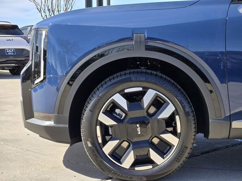 New 2027 Kia Telluride S image 5