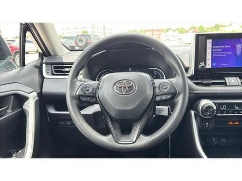 Certified 2025 Toyota RAV4 LE AWD/4WD image 20