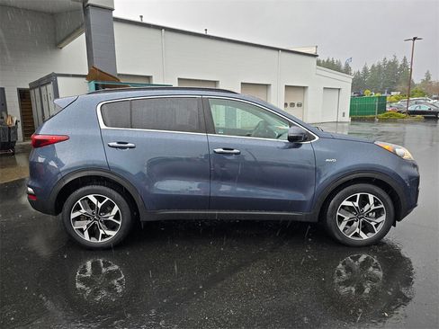 Used 2022 Kia Sportage EX w/ EX Technology Package image 3