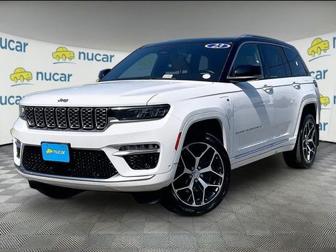 Used 2023 Jeep Grand Cherokee Summit AWD/4WD image 3