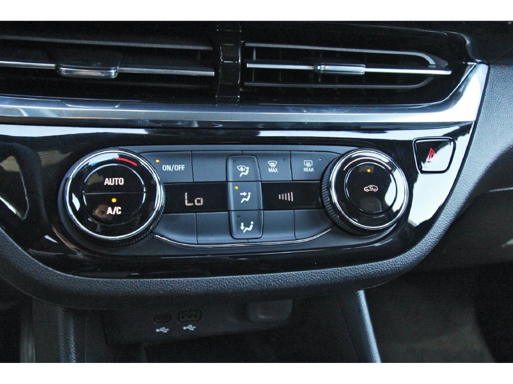 Used 2025 Buick Envista Sport Touring w/ Convenience II Package FWD image 23