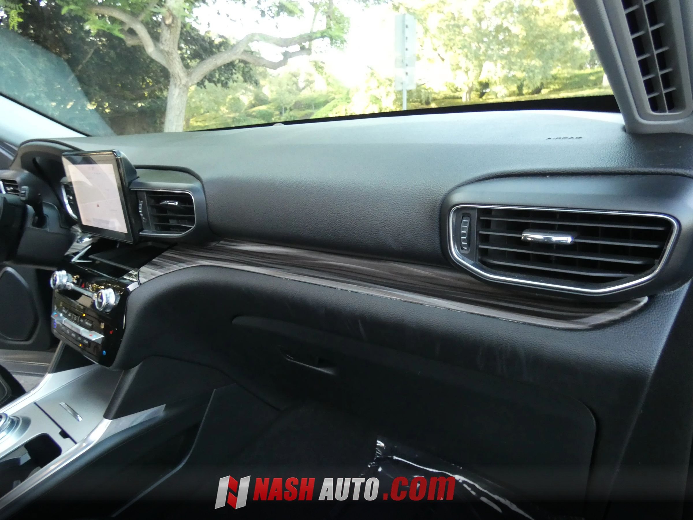 Used 2021 Ford Explorer Limited AWD/4WD image 34
