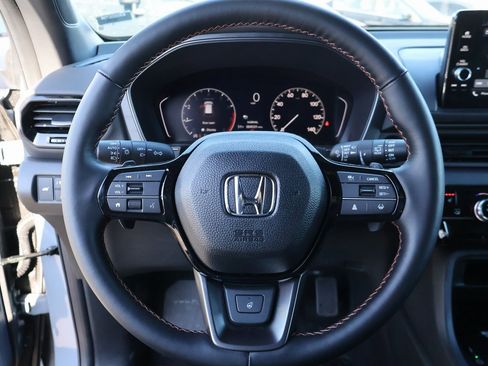 Certified 2025 Honda Pilot TrailSport image 29